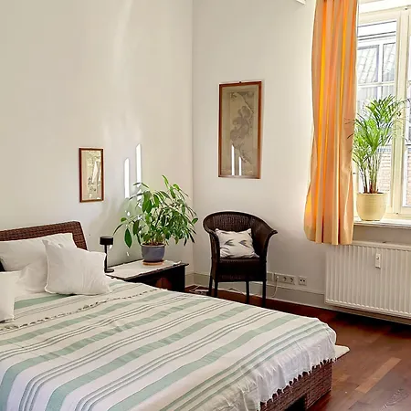Epic Location Apartment *